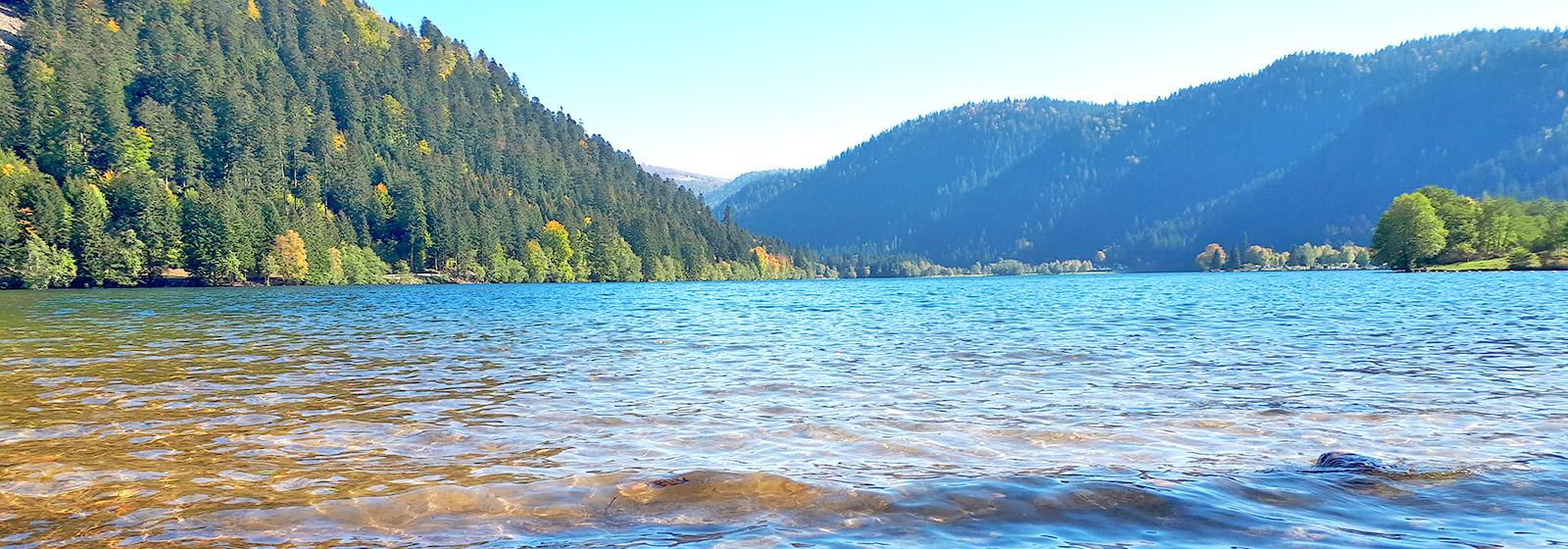 Baden auf dem 4-Sterne-Campingplatz Domaine de Longemer in den Vogesen